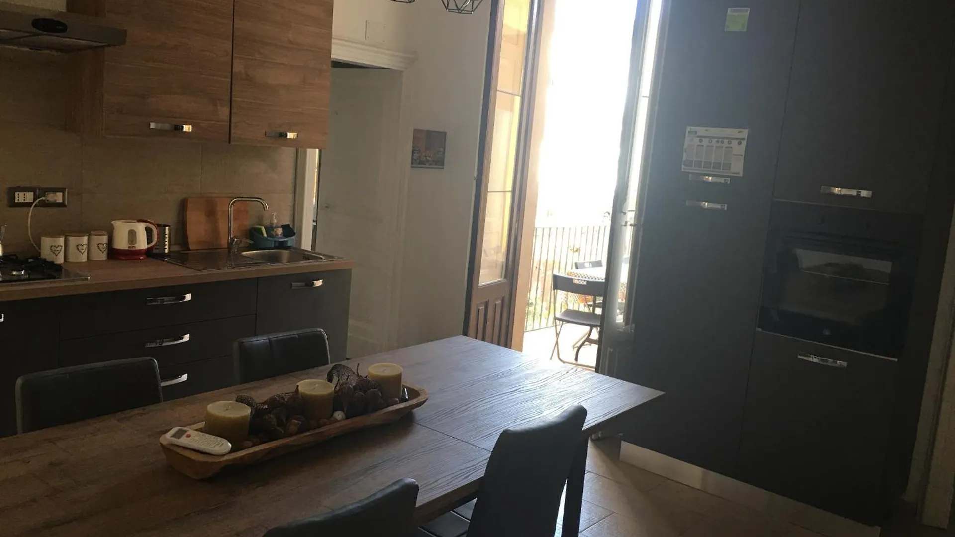 Bohemian Apartment Terrace Downtown Aeroporto di Catania Fontana Rossa Italia